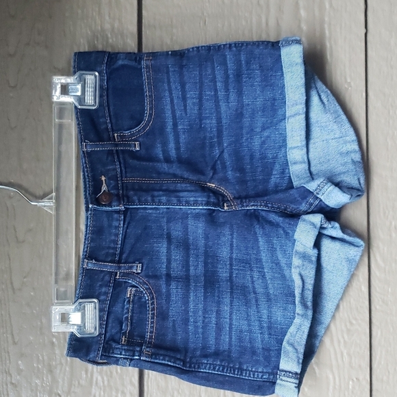HOLLISTER Short-Short High Rise 2.5" Inseam Cuffed Jean Short 3 W/26 - Picture 1 of 3
